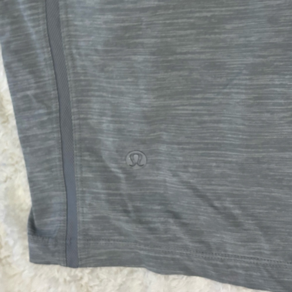 LULULEMON ATHLETICA Men's Pace Breaker Gray Athletic Shorts - Picture 9 of 11
